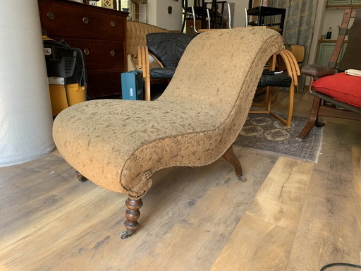 Antiker Ungarischer Brauner Sessel