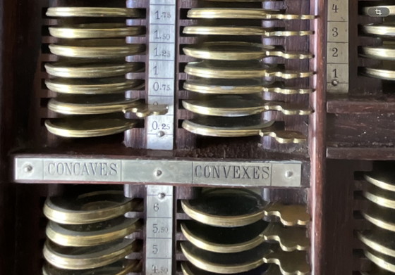 19th Century French Ophthalmology Trial Lens Set – 210 Lenses – Decorative Objects, Wood, Brass (photo 9 of 14)