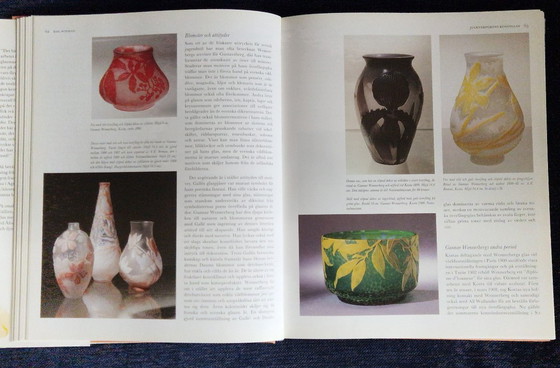 Image 1 of Svenskt Glas - Coffee table book about the history of Swedish glass 1150-1990