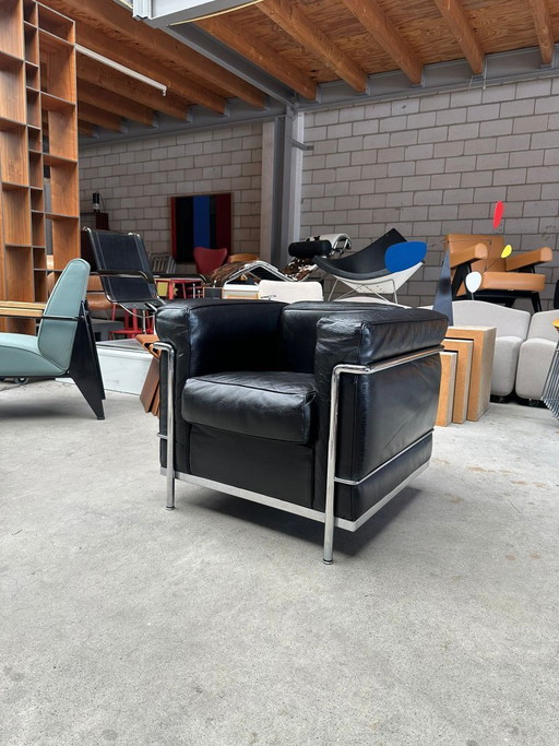 Cassina LC2 Stuhl von Le Corbusier, Pierre Jeanneret & Charlotte Perriand (Lagerbestand: 2)