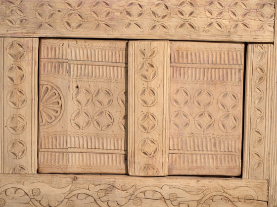 Antique carved low sideboard in fir wood – China, circa 1930 (photo 38 of 40)