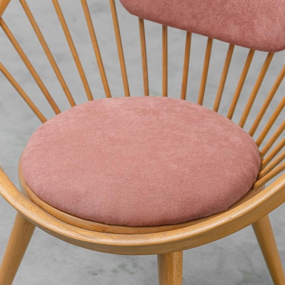 Image 1 of POLTRONA VINTAGE IN LEGNO CURATO CON RIVESTIMENTO ROSA – DESIGN SCANDINAVO DEGLI ANNI '60