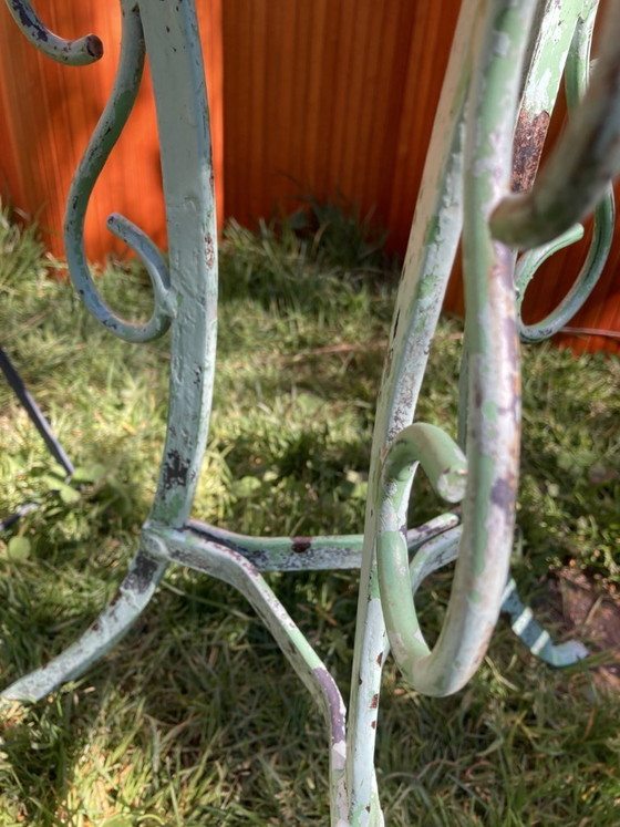 Image 1 of Conjunto de bistró antiguo de hierro forjado: mesa y sillas plegables de la década de 1930.