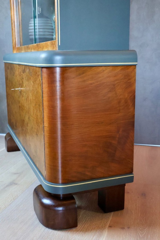 Image 1 of Art-déco-Vitrinenschrank aus Wurzelholz, 1930er Jahre – restauriert in Wellington Green