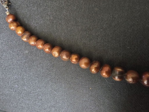 Collier de perles d'eau douce marron