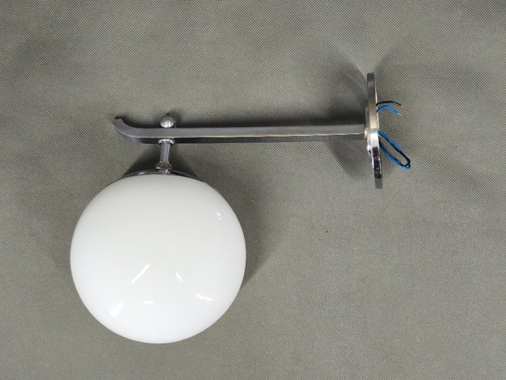 Image 1 of Art Deco wandlamp van chroom en melkwit glas, Tsjecho-Slowakije, jaren 1930