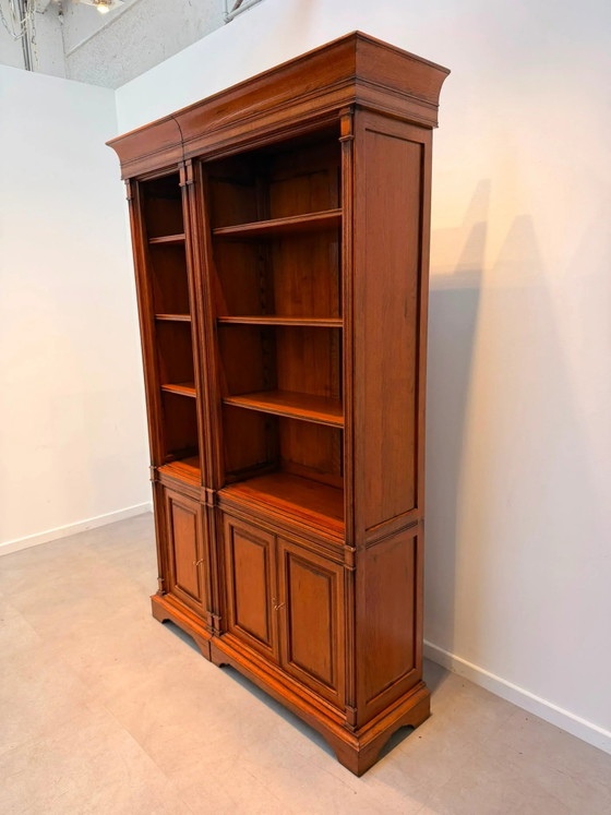 Image 1 of Open boekenkast "Antieke collectie" - kersenhout