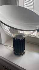Petite lampe de table Flos Taccia