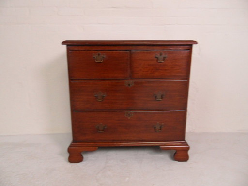 Commode ancienne en acajou