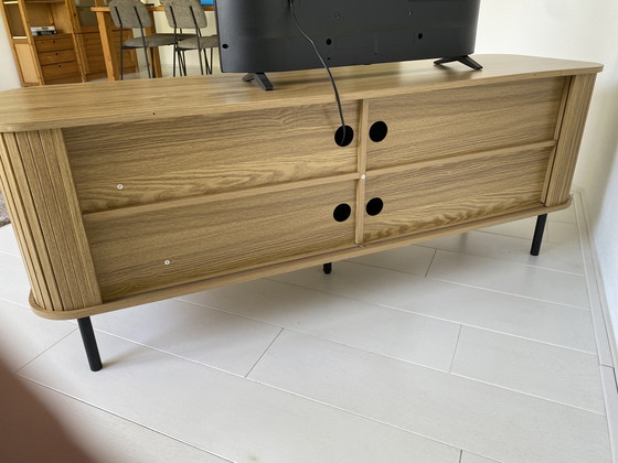 Image 1 of Stijlvol houten tv-kastje met roldeuren 
