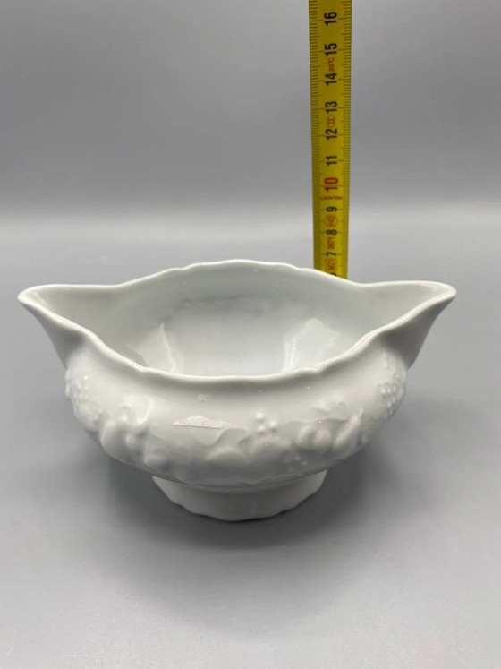 Bol à bouillon en porcelaine blanche, guirlande de fruits et de feuillage en relief – Objets déco, Klassiek (photo 4 of 5)