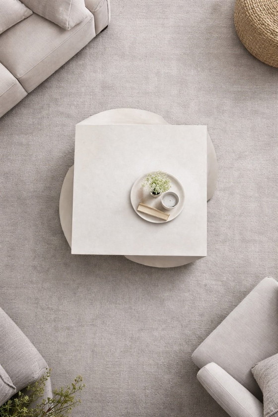 Image 1 of Salontafel "Monolith" van gewaxt beton