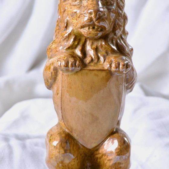 Image 1 of Jarrón/botella zoomorfo antiguo con forma de león en gres esmaltado, firmado por GPS