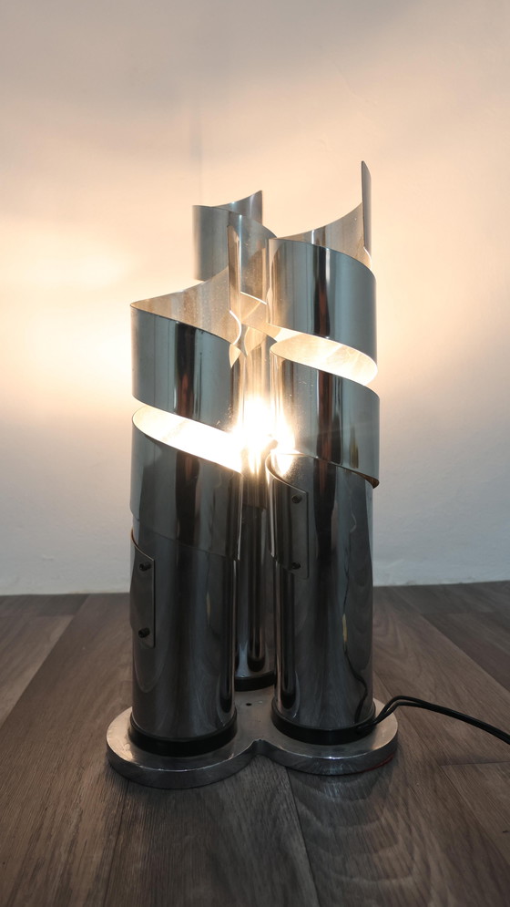 Image 1 of Lámpara de mesa Max Sauze con diseño en espiral de acero cromado, estilo años 70.