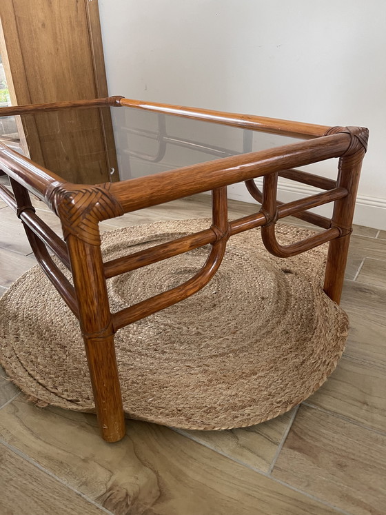 Image 1 of Couchtisch aus Rattan und Rauchglas