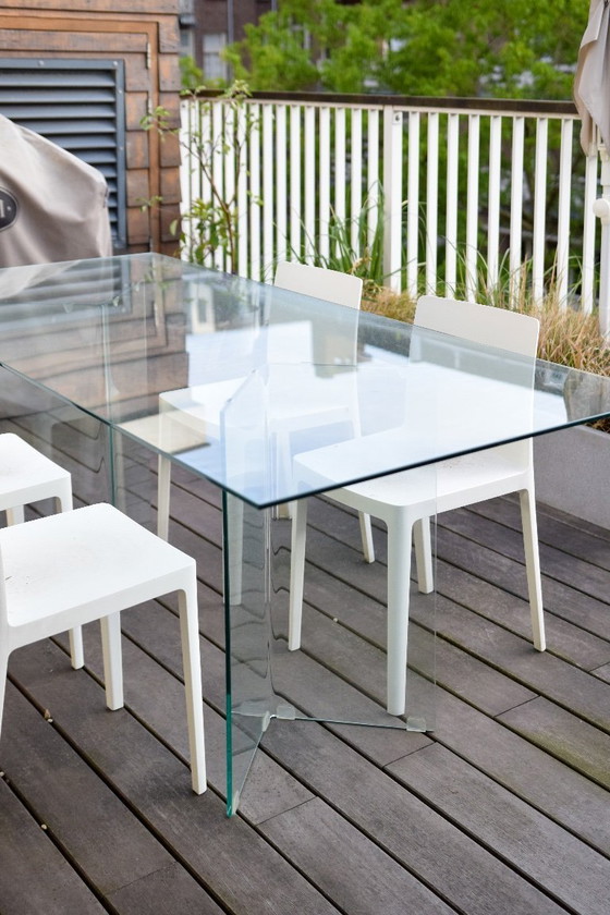 Image 1 of Mesa de cristal de 200x90cm y 6 sillas blancas HAY element.