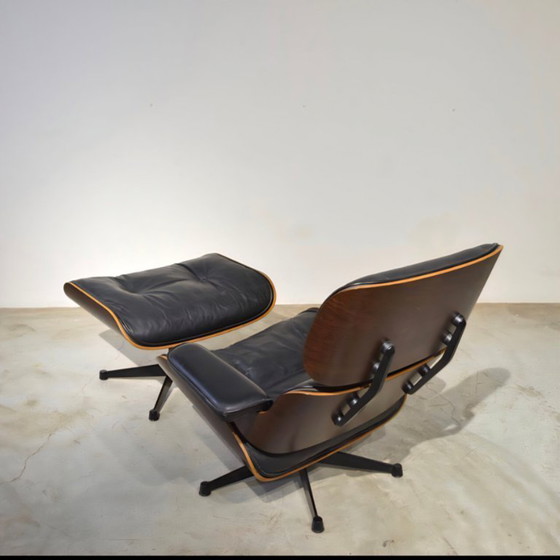 Image 1 of ICF, Herman Miller - Ray Eames, Charles Eames - Loungefauteuil met voetenbank - Model 670 & 671