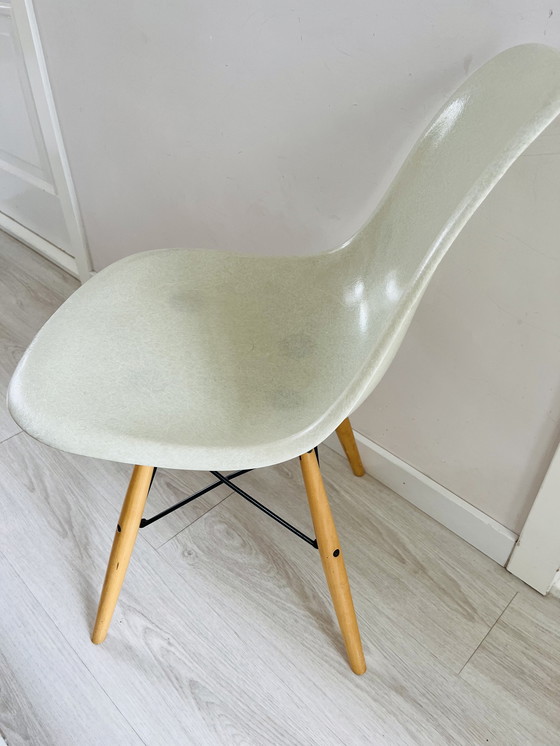 Image 1 of Vitra Eames musgo marino Herman Miller