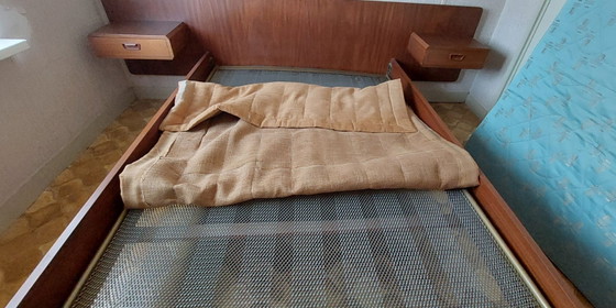 Image 1 of Letto vintage anni '60 in teak con comodini sospesi