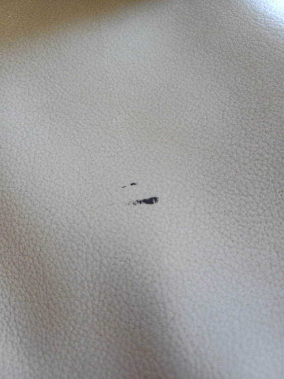 Image 1 of Sofá de cuero blanco con chaise longue