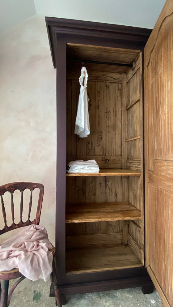 Image 1 of Cappello antico in legno massello restaurato, stile provinciale