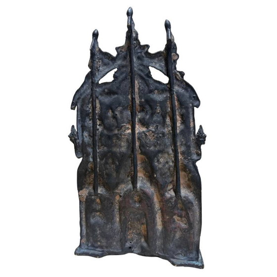 Antiguo Relieve de Templo de Bronce del Buddha Mucalinda – Estilo Himalaya India/Nepal – c. 1880–1920 – (photo 7 of 10)