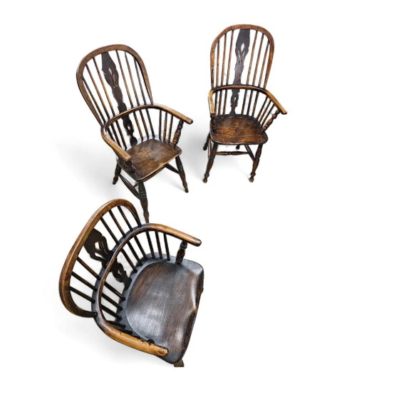 4 x Fauteuil Windsor ancien 2 bas / 2 hauts à dossier à fuseaux en orme / 19ème siècle (photo 9 of 15)