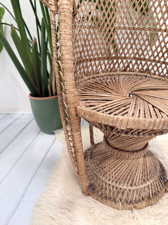 Image 1 of Rotan pauwenstoel voor kind