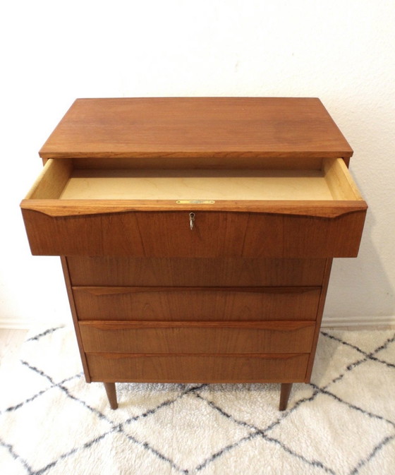 Image 1 of Cómoda de teca