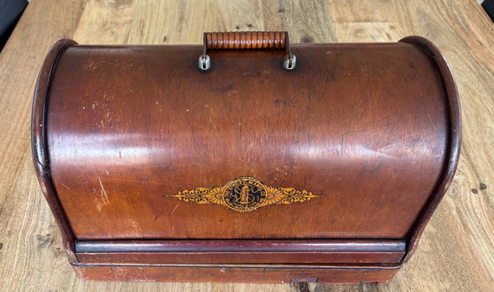 Singer 128K originale del 1920 – Clydebank, Scozia – Oggetti decorativi, Legno, Metallo (photo 9 of 15)