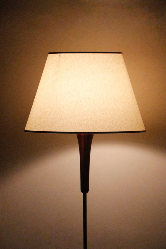 Image 1 of Vloerlamp van teak en messing uit de jaren 60 - Vintage verlichting