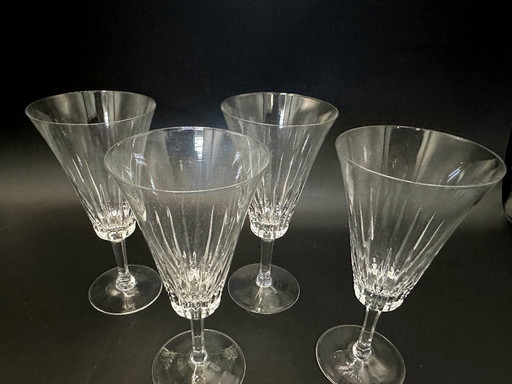 4 x lead crystal champagne glasses with design