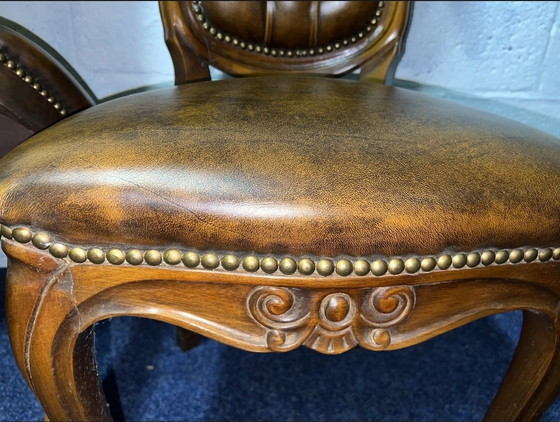 Image 1 of 6 chaises de salle à manger Chesterfield baroques en cuir