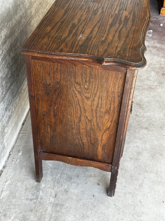 Pequeño armario de almacenamiento de roble tallado – Circa 1930 – Fabrication Artisanale debut XX e s (photo 6 of 15)