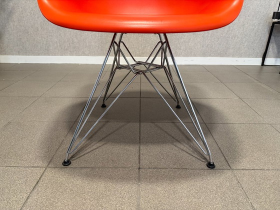 Vitra | Eames | DAR | Rouge coquelicot et base Eiffel | 1 pièce – Chaises & fauteuils, Metal, Plastic (photo 8 of 9)