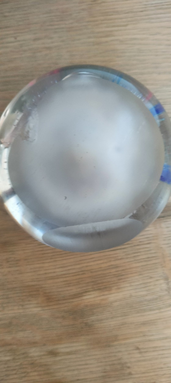 Image 1 of Presse-papier provenant de France, offert en cadeau de mariage en 1931.