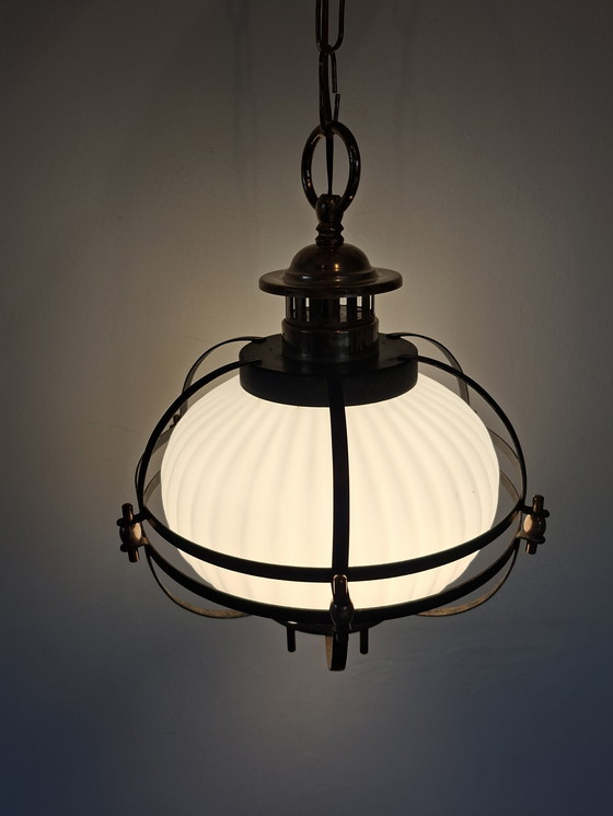 Image 1 of Bellissima lampada a sospensione in opalino e rame di metà secolo