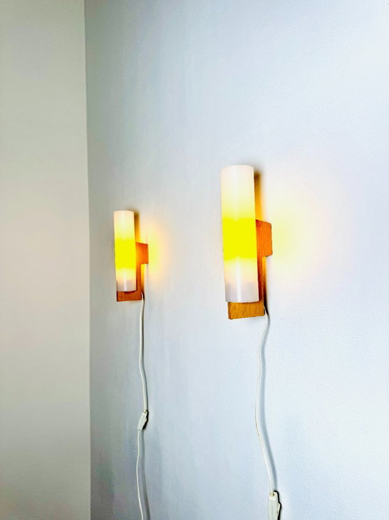 Lampade da parete cilindriche di Uno & Östen Kristiansson per Luxus, Svezia, anni '60 – Applique, Wood (photo 5 of 5)