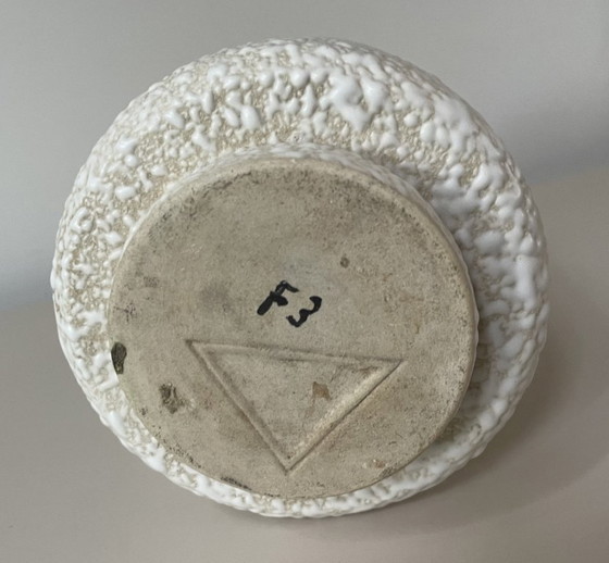 Image 1 of Vintage witte aardewerken vaas