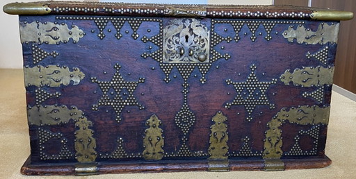 Moroccan storage box 110 cm – brass