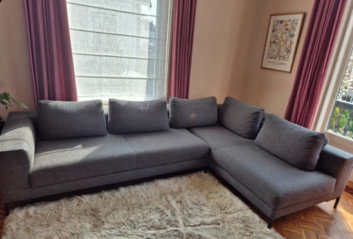 Diseño en stock del sofá de salón Aikon