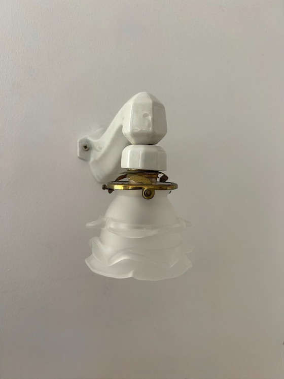 Image 1 of Paire d'applique vintage art déco, porcelaine et verre sablé, France 1930