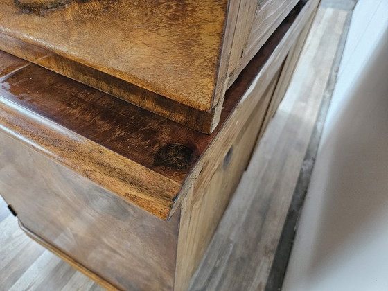 Image 1 of Art Decò Display Cabinet in Walnut Burl