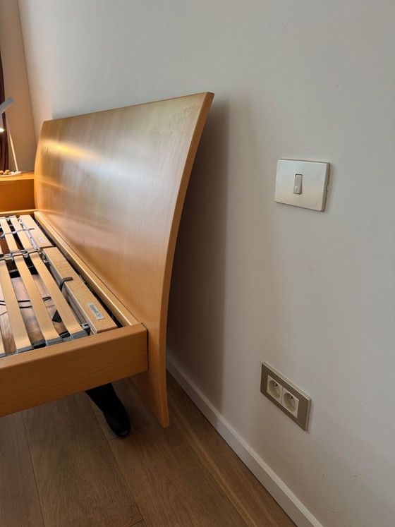 Image 1 of Estructura de cama Cassina