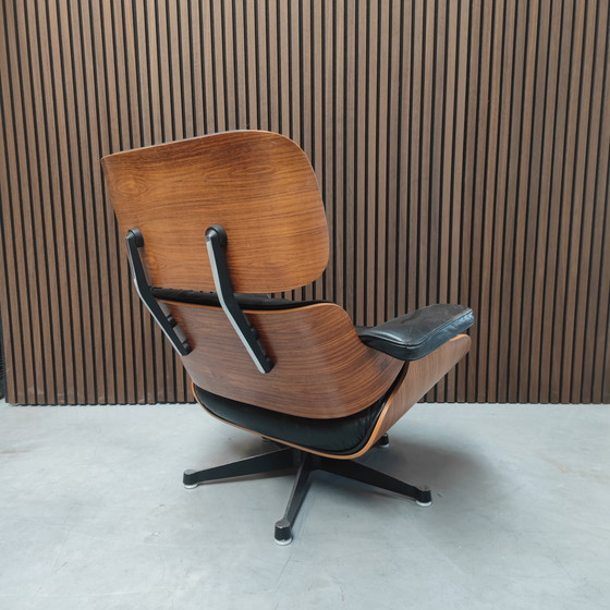 Image 1 of Vitra Eames Lounge Chair