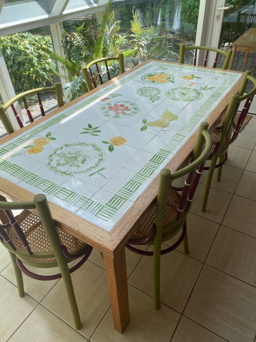 Table de salle à manger de l'artiste belge Isabelle de Borchgrave