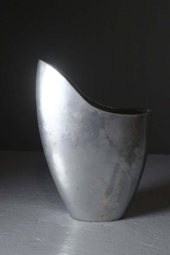 Anna Efverlund & Ikea - Brutalist Vintage Cast Aluminum Vase 1990s – Cast Iron (photo 3 of 7)