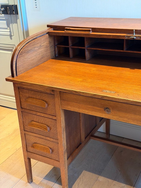 Amerikanischer Rollschreibtisch Eiche 20. Jahrhundert – Wood, Brass (photo 4 of 5)