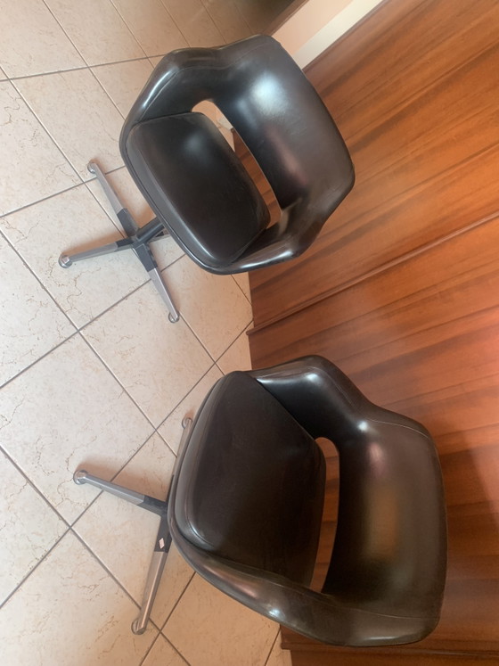 Image 1 of Pair of Executive Model 71 armchairs by Eero Saarinen (1950), an iconic Italian production licensed by Knoll.
