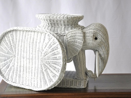 2 Éléphants en rotin blanc